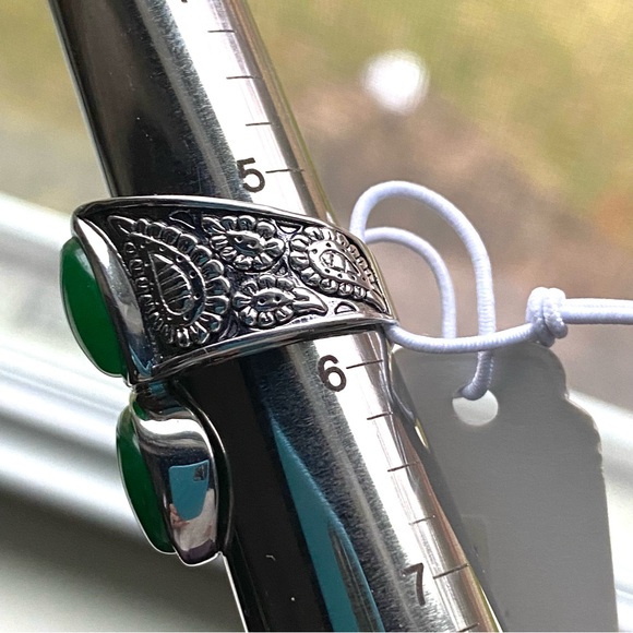 Jade sterling ring - Picture 3 of 13